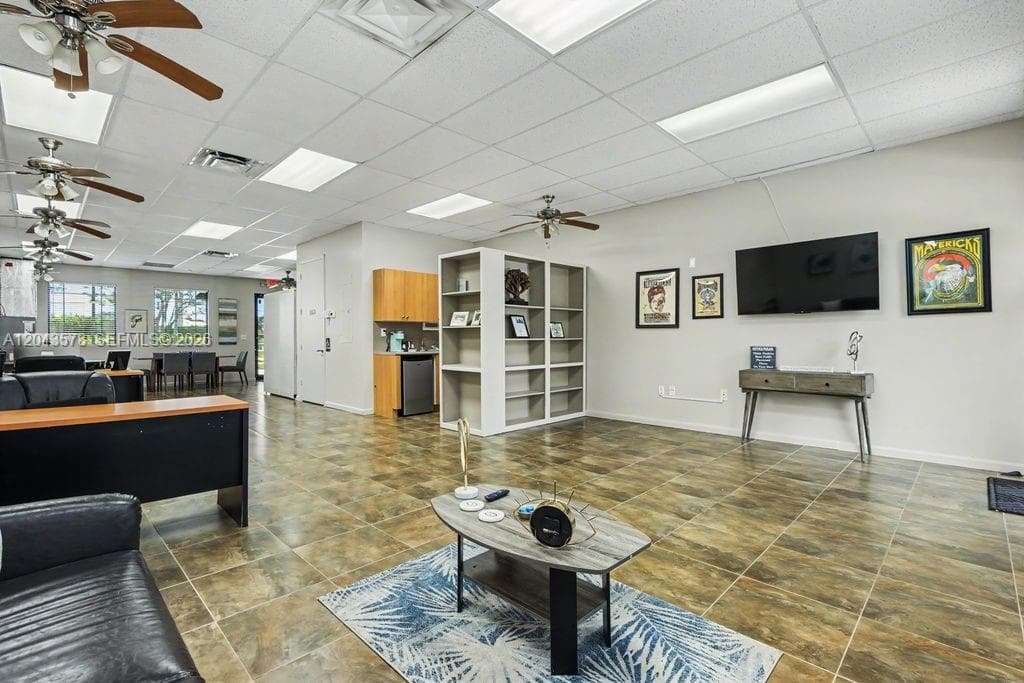 10600 Griffin Rd # 105, Cooper City FL 33328