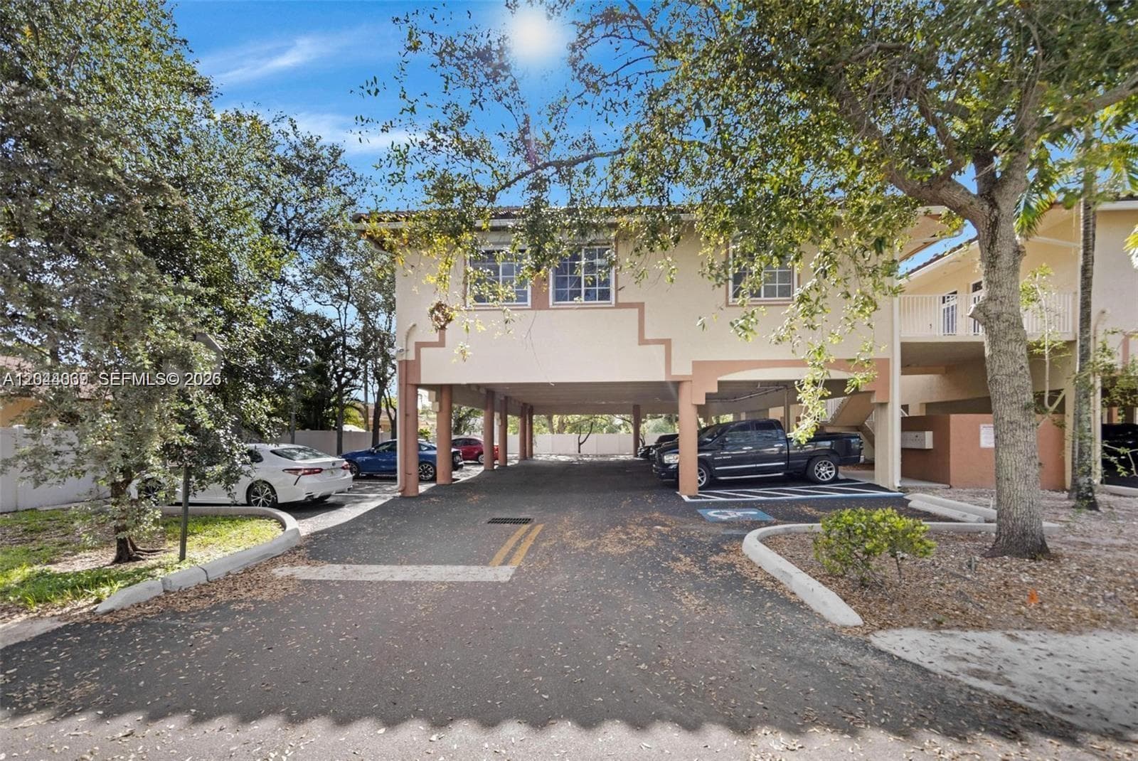 5595 Orange Dr # 101, Davie FL 33314