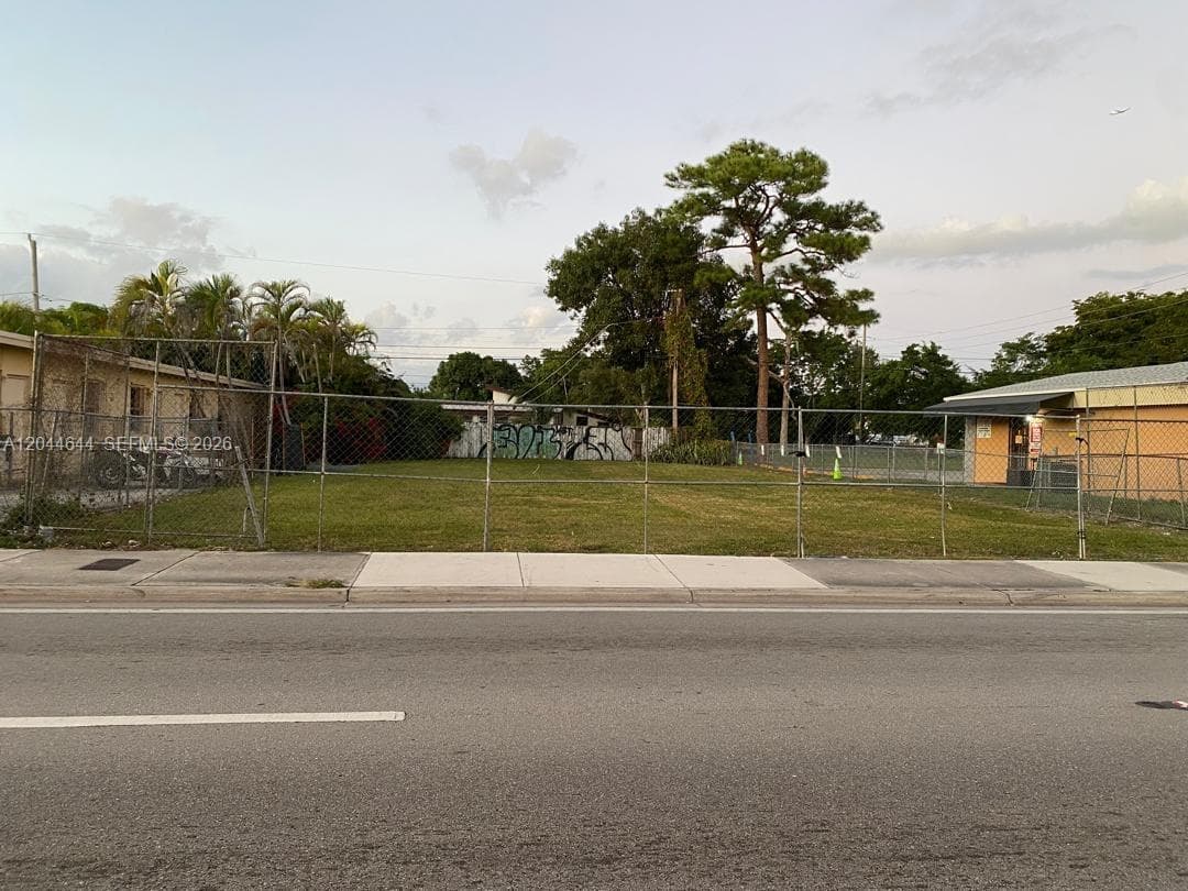 3021 W Flagler St, Miami FL 33135