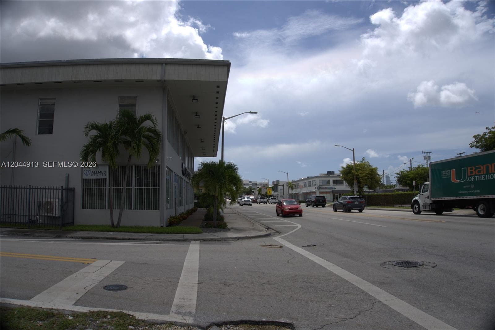 2433 NW 7th St, Miami FL 33125