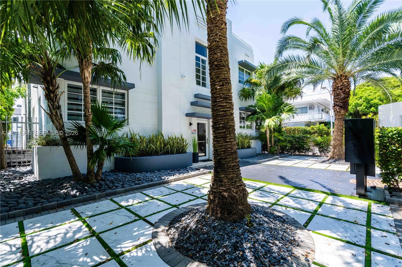 960 Jefferson Ave, Miami Beach FL 33139