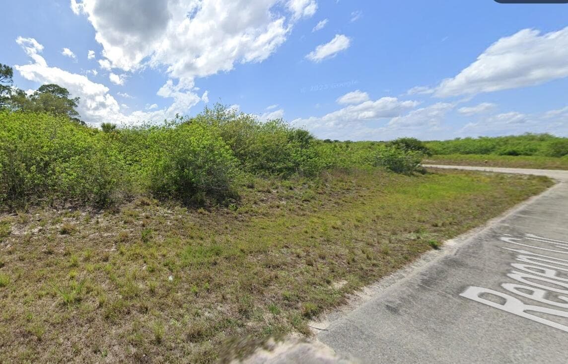 300 Knight Lane, FL 33935