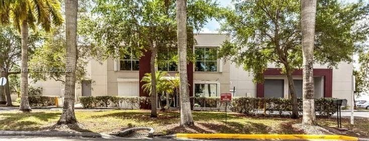 3071 NW 107th Ave, Doral FL 33172