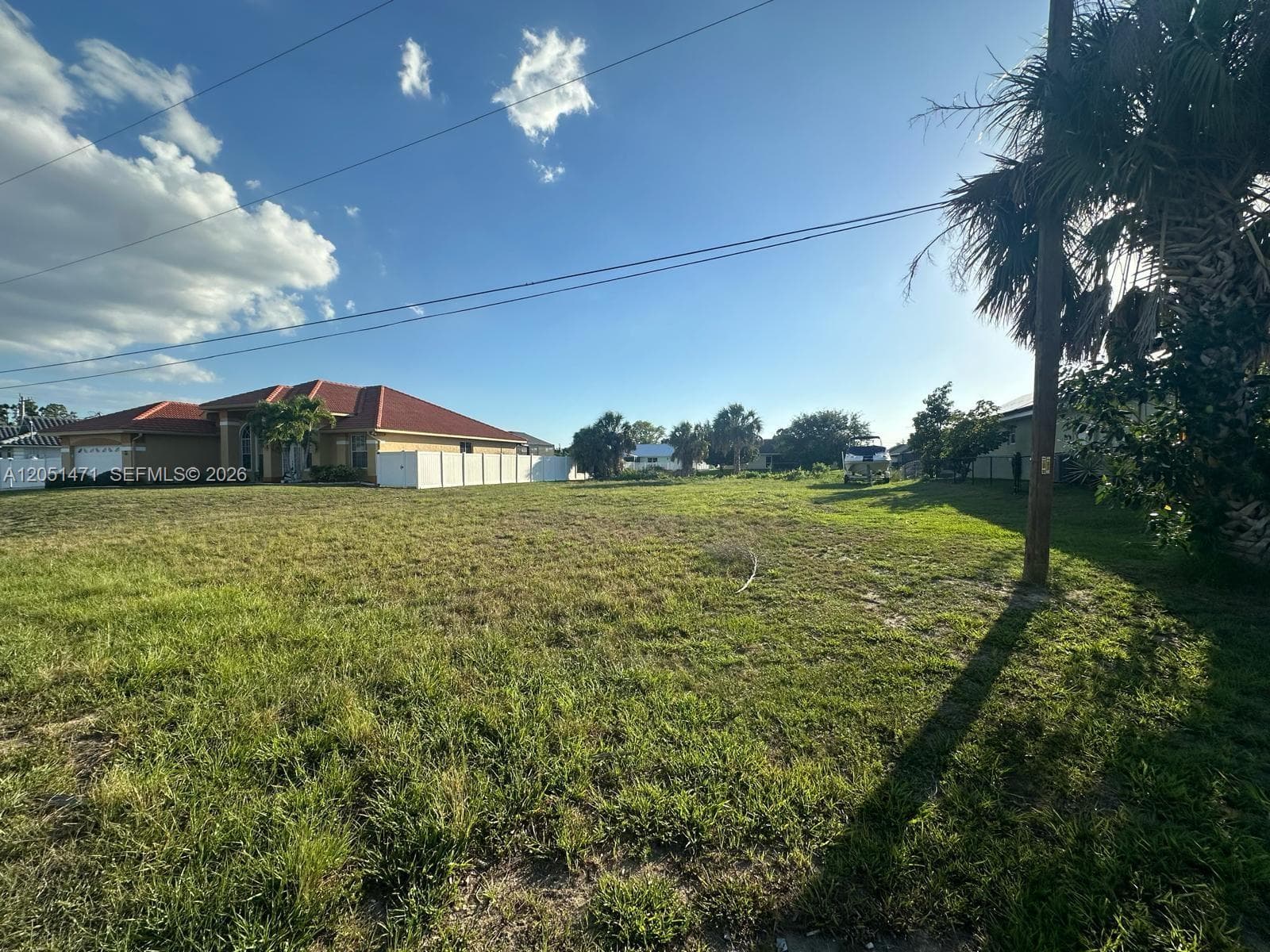930 SW 8th PL, Cape Coral FL 33991