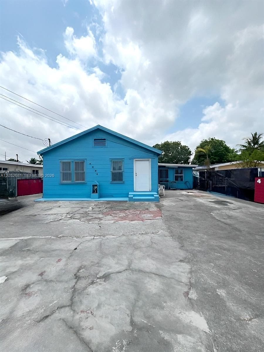 8024 NW 36th Ct, Miami FL 33147