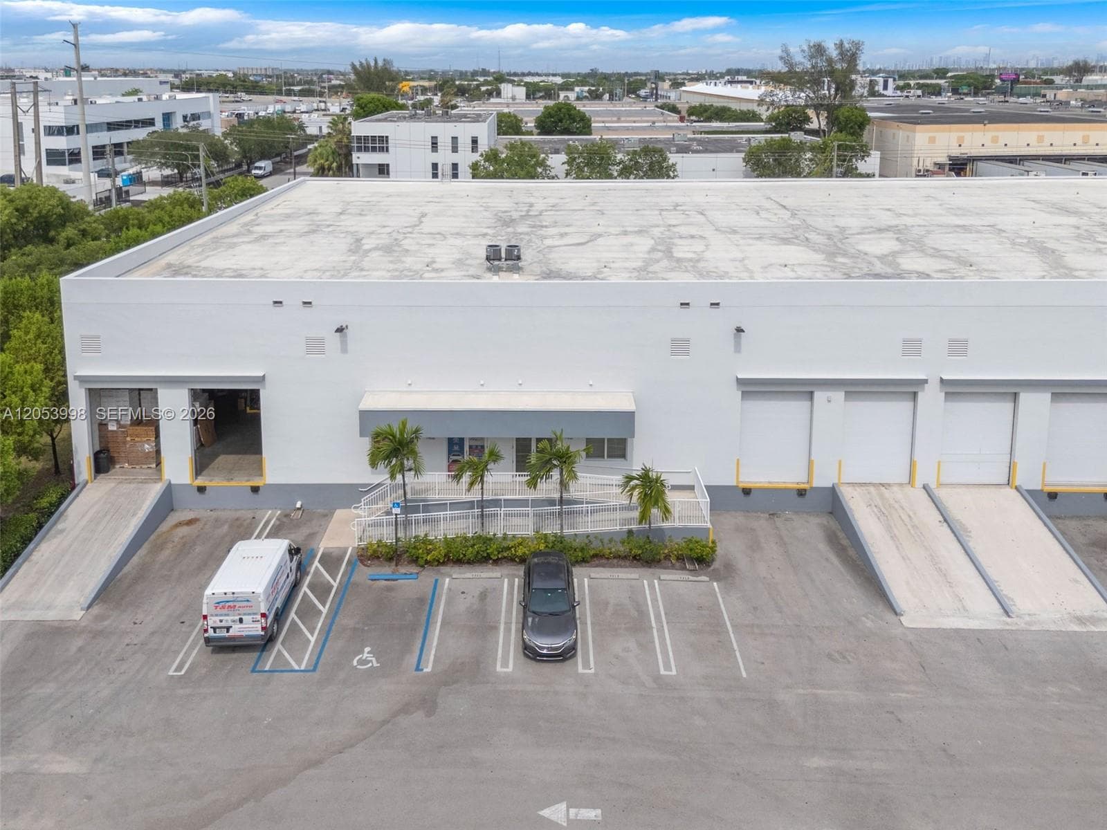 7900 NW 71st St, Medley FL 33166
