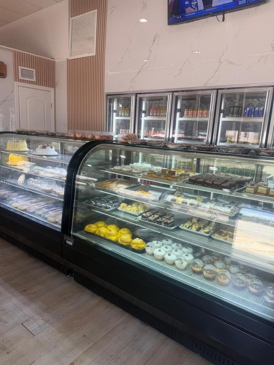 6727 W 4 Ave, Hialeah FL 33012