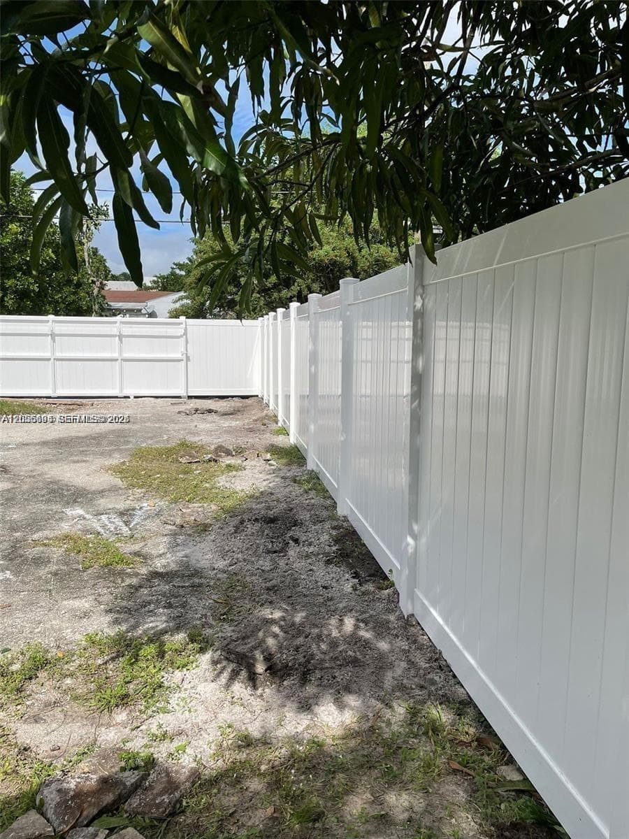 2015 Washington St, Hollywood FL 33020