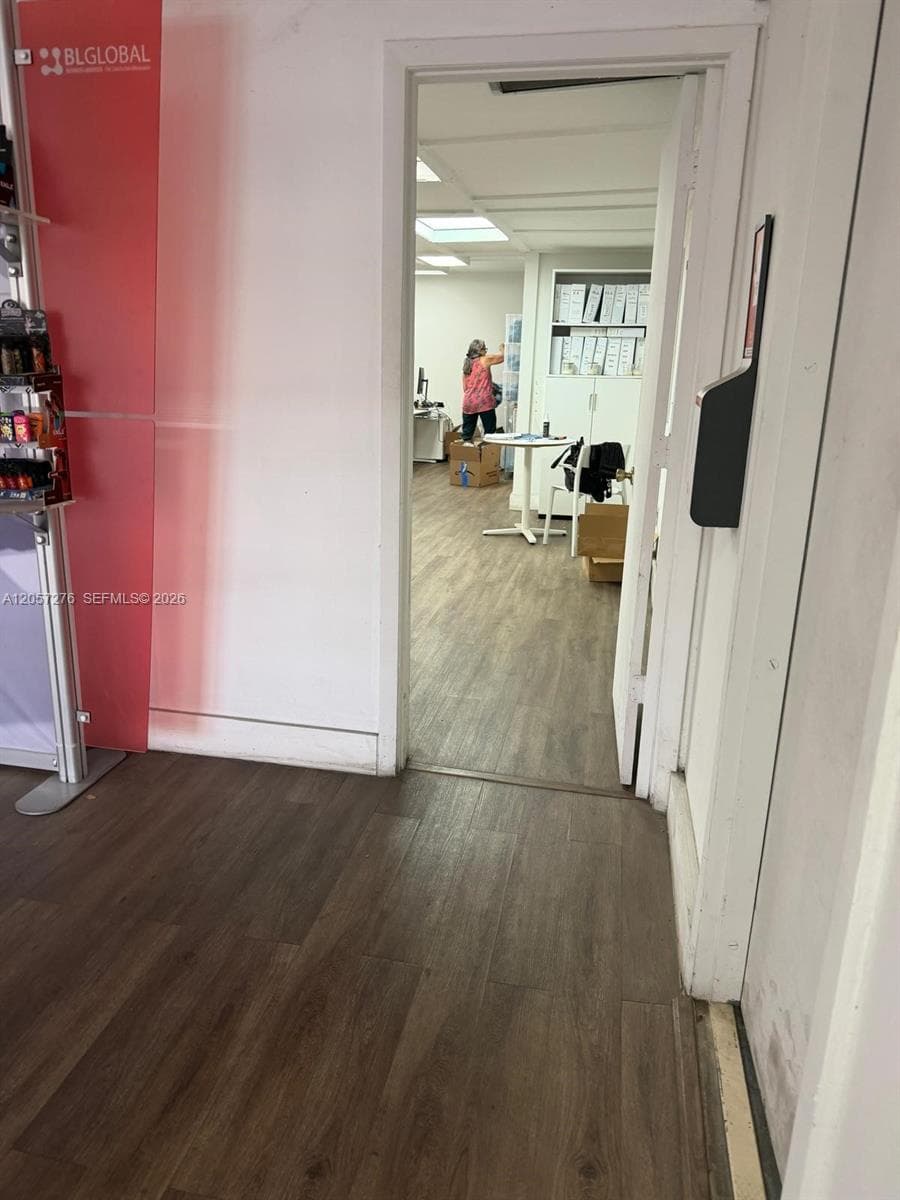 7266 NW 70th St, Miami FL 33166