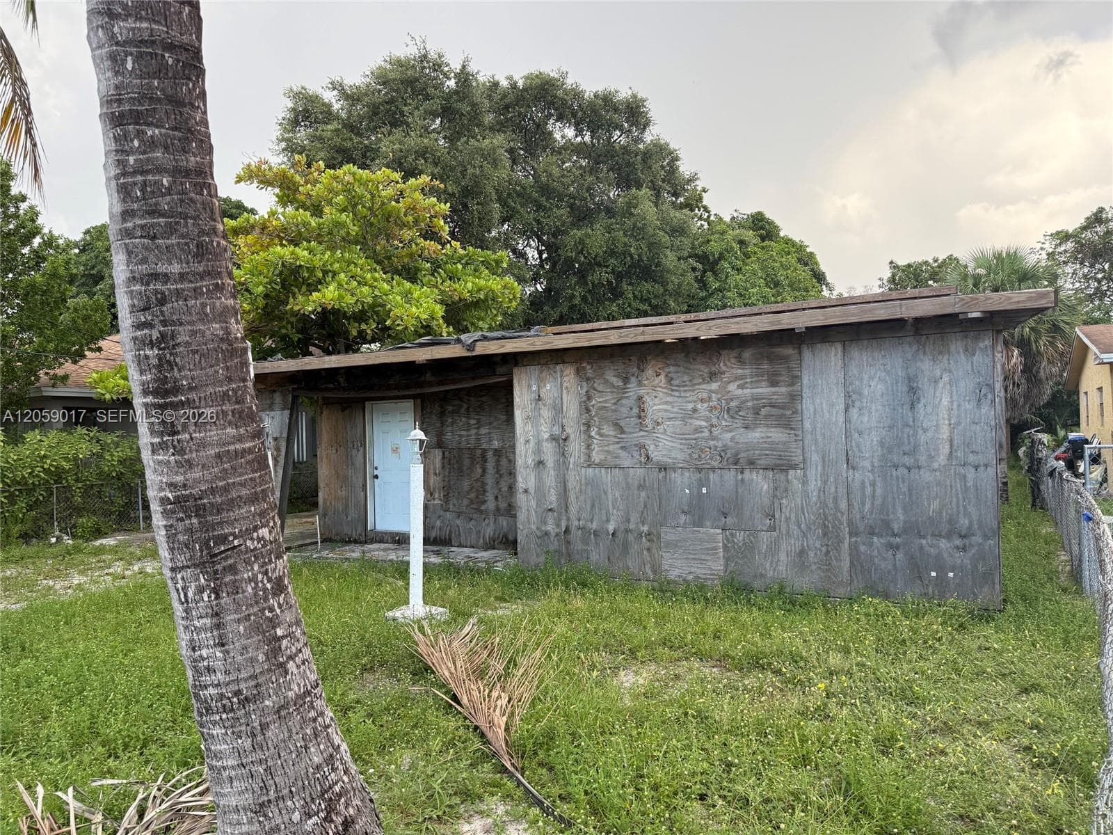 809 NW 108th St, Miami FL 33168