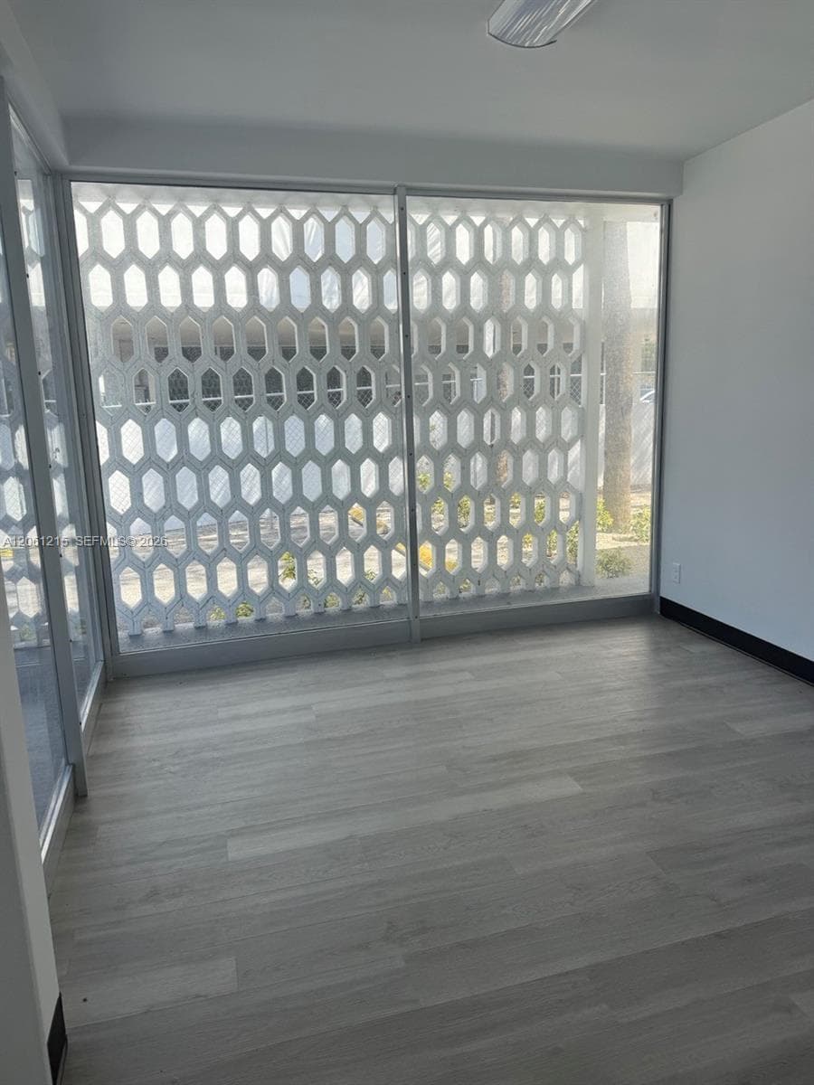 2856 E Oakland Park Blvd, Fort Lauderdale FL 33306