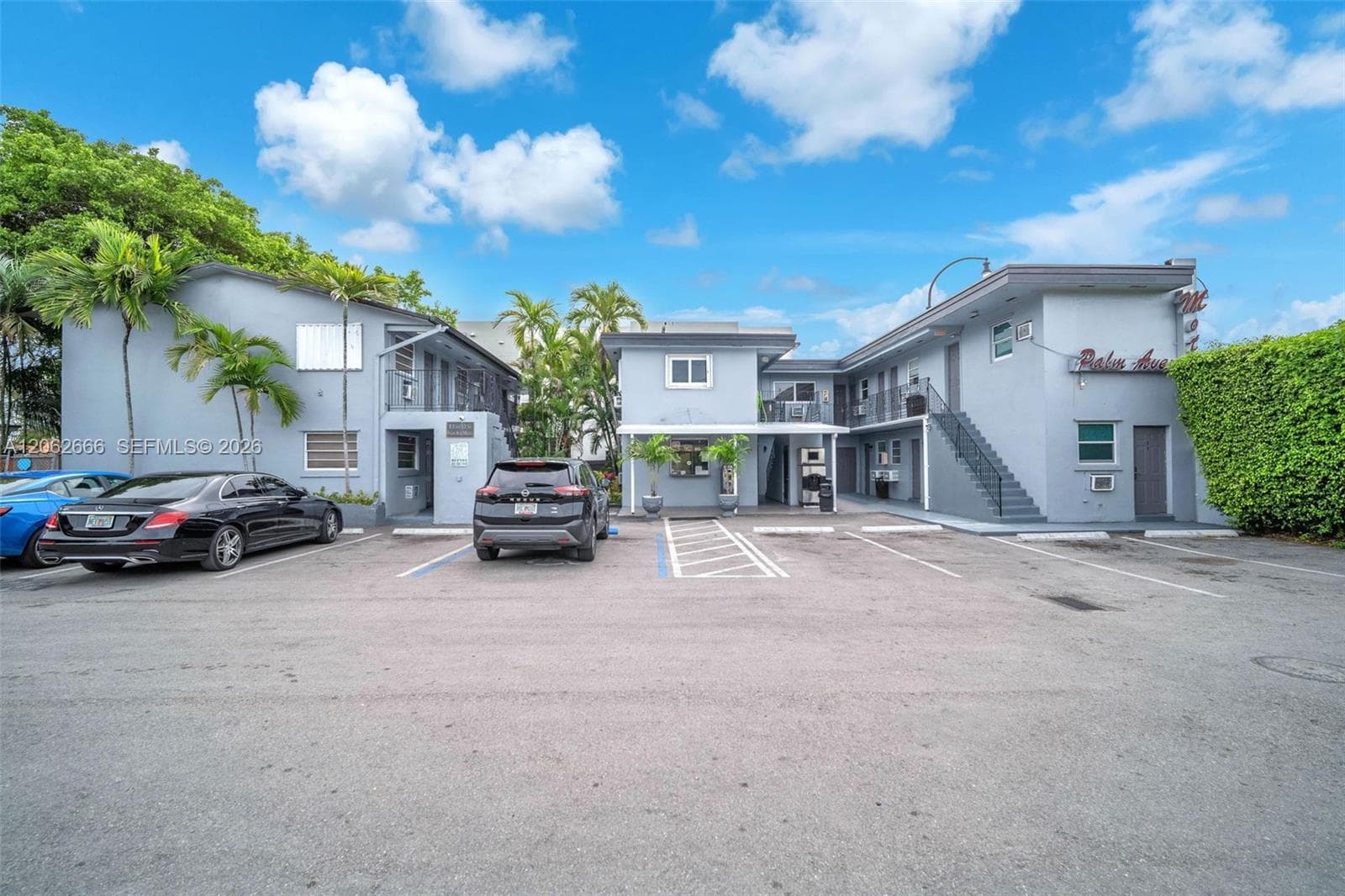8 E 13th St, Hialeah FL 33010