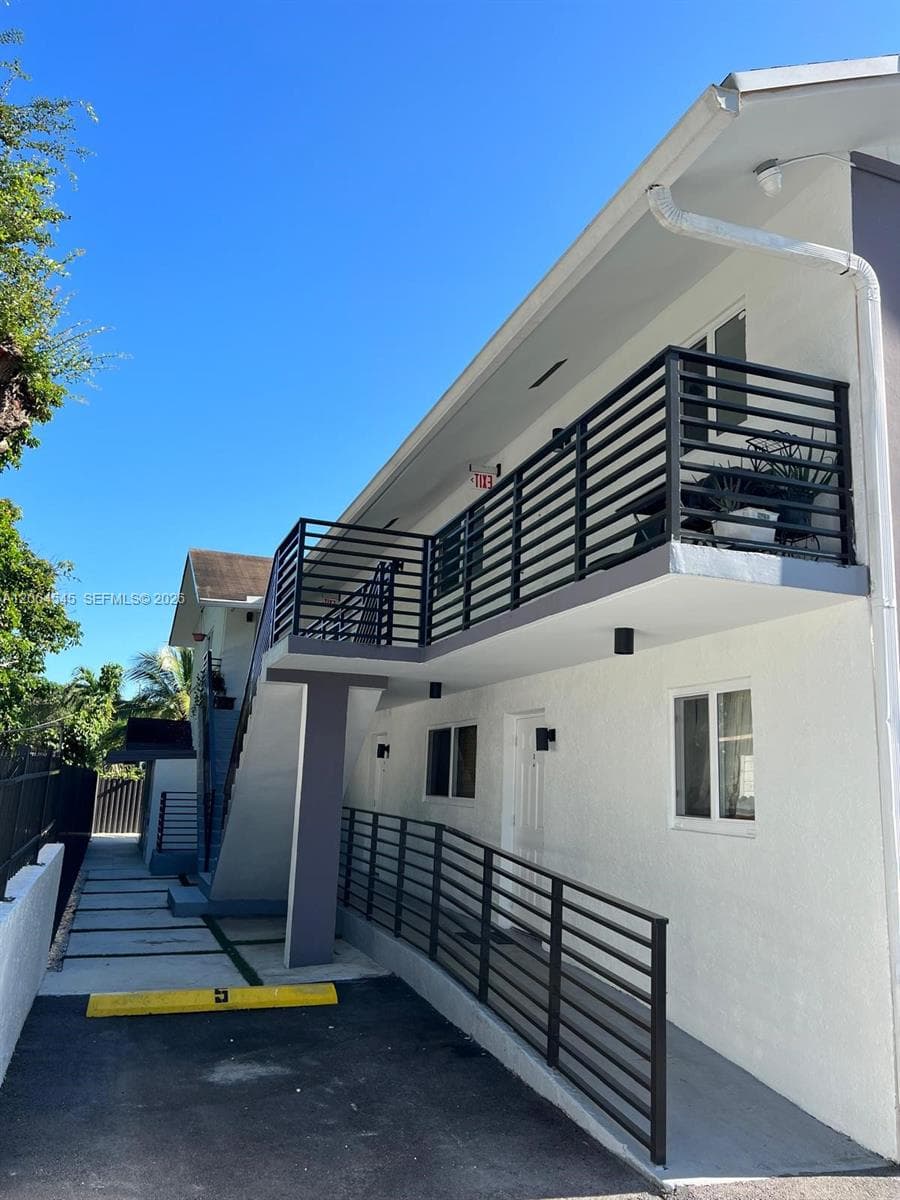 2611 NW 32nd St, Miami FL 33142