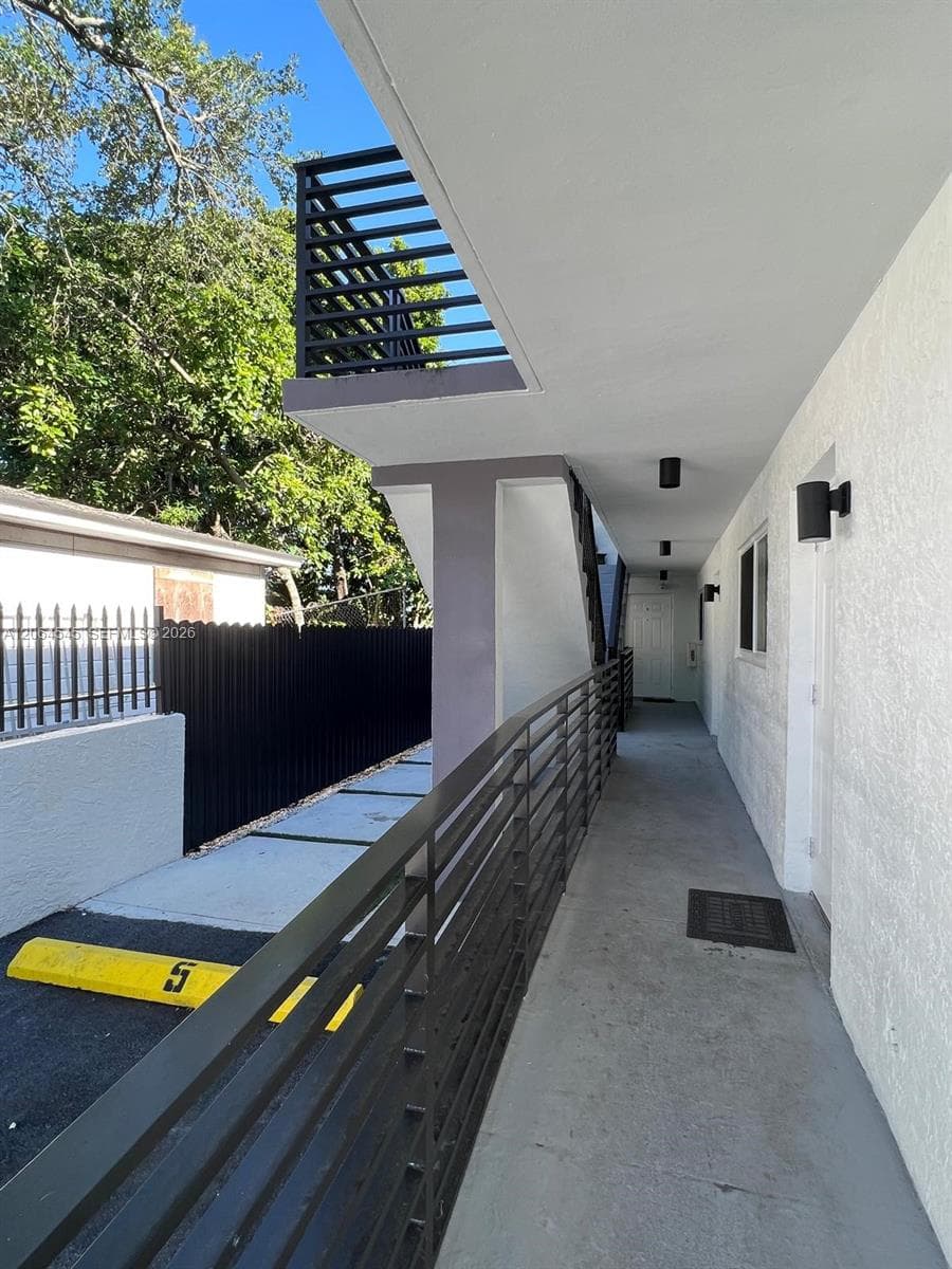 2611 NW 32nd St, Miami FL 33142