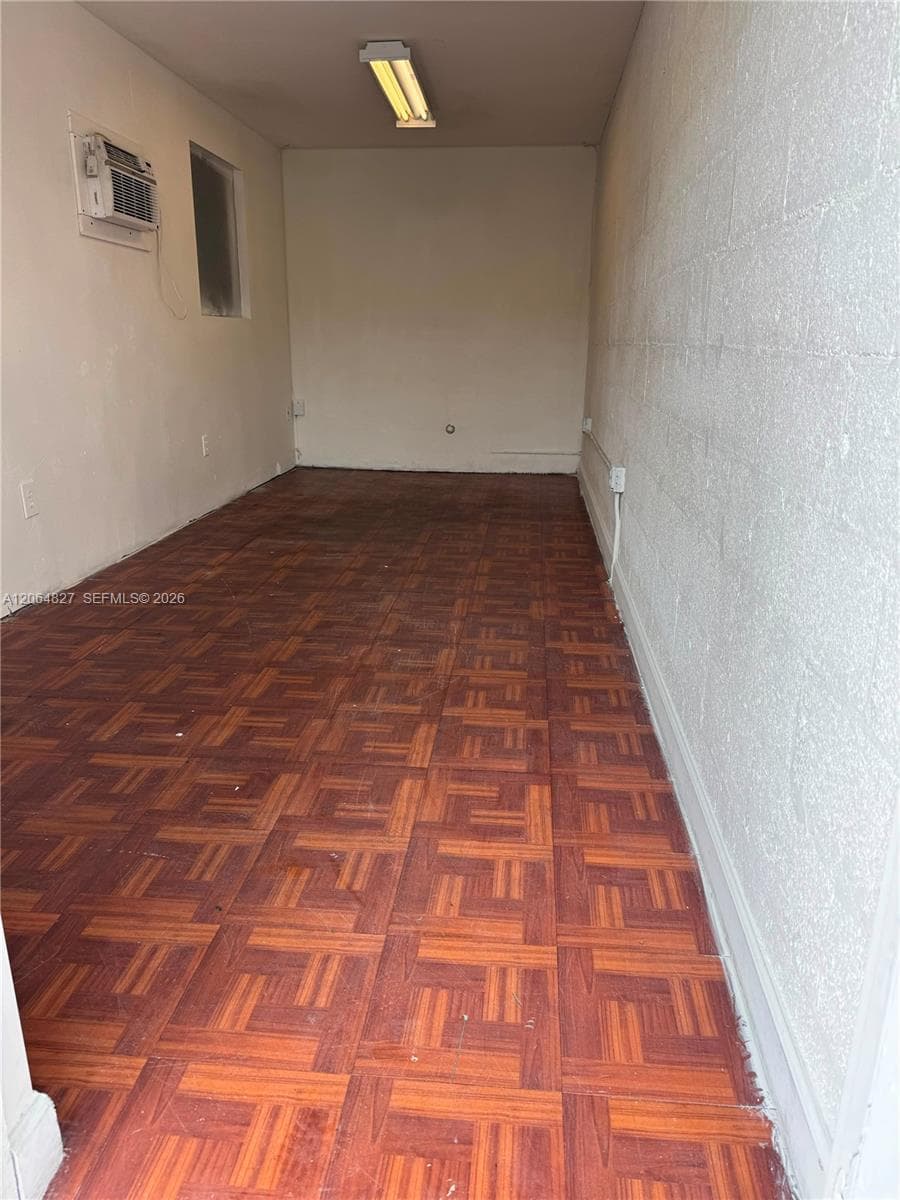 7786 NW 64th St, Miami FL 33166