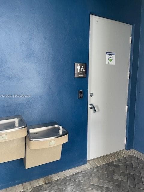 1500 NW 89CT # 216, Doral FL 33172