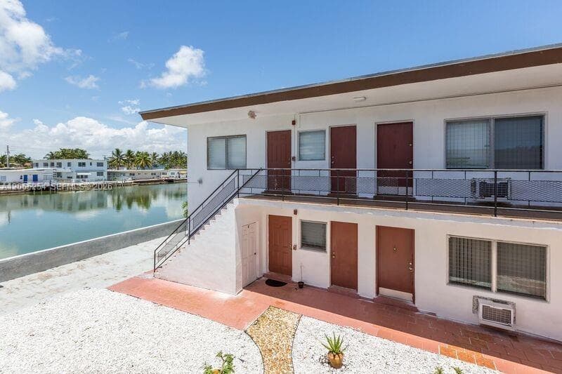 8210 Byron Ave, Miami Beach FL 33141