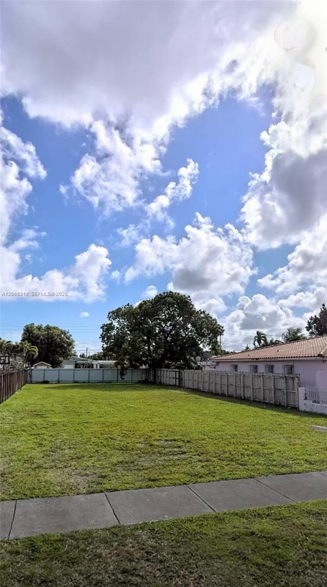 5520 SW 1st St, Miami FL 33134