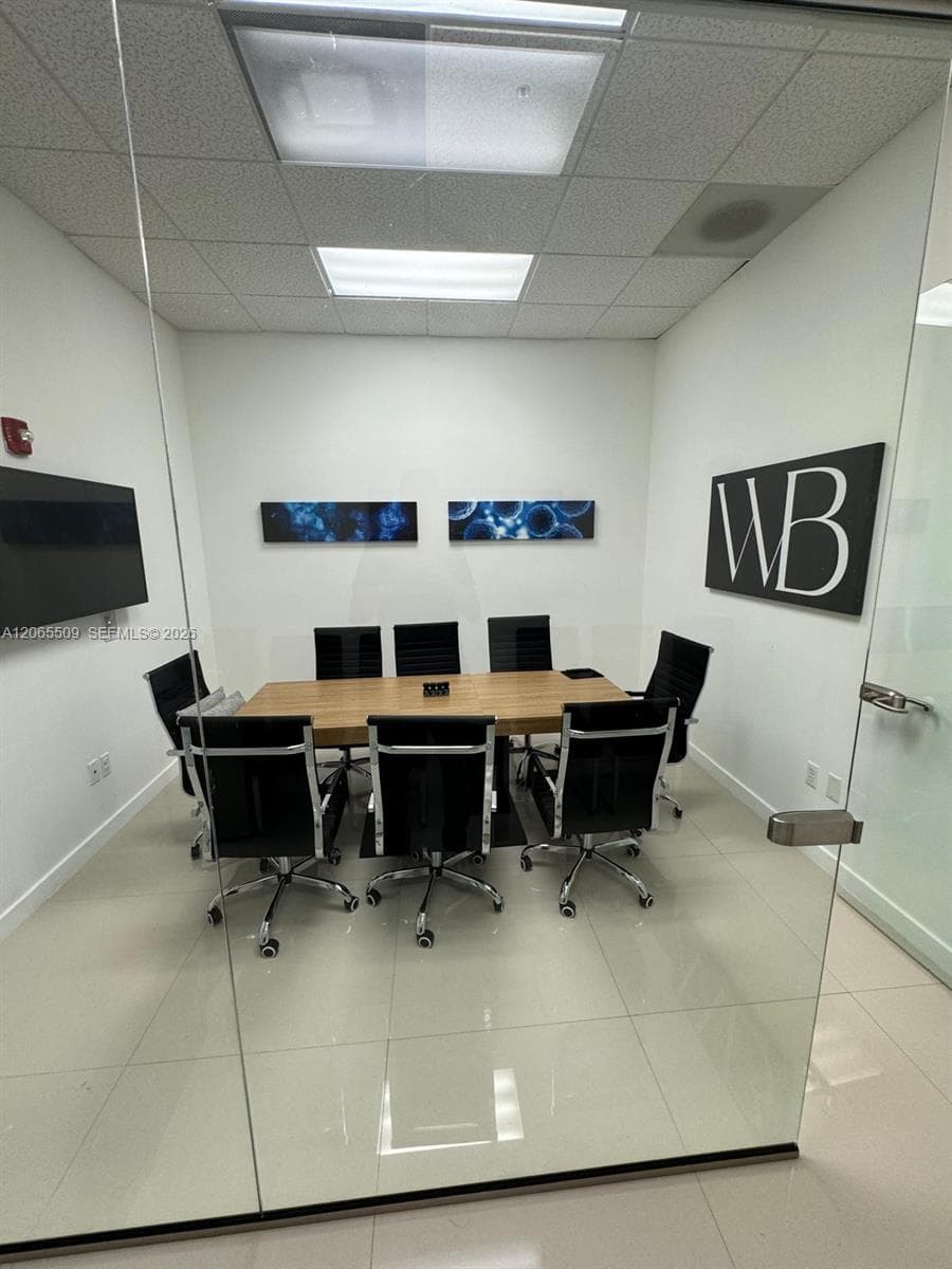 20200 W Dixie Hwy G01 Hwy, Miami FL 33180