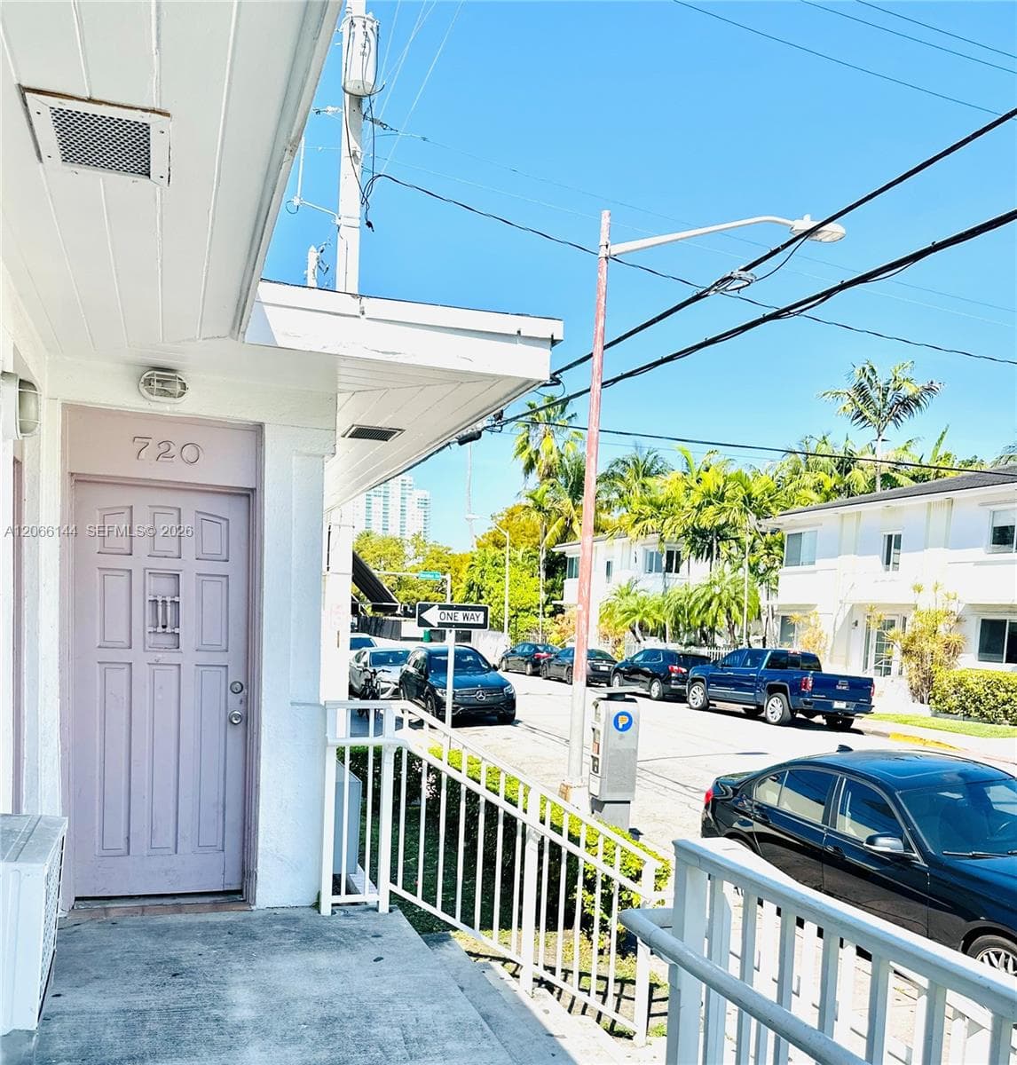 720 6th St, Miami Beach FL 33139