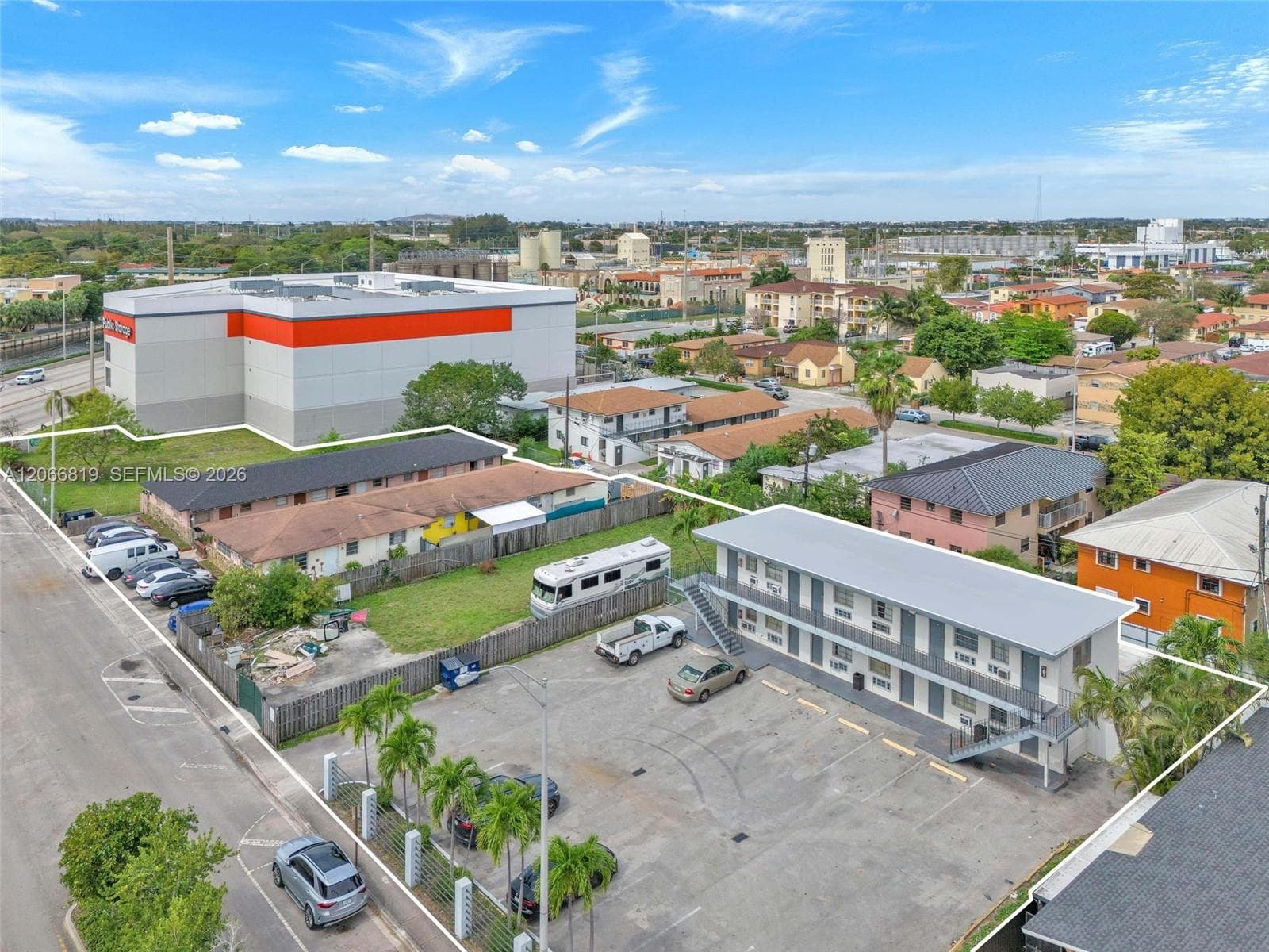 NW 5th st, Hialeah FL 33010