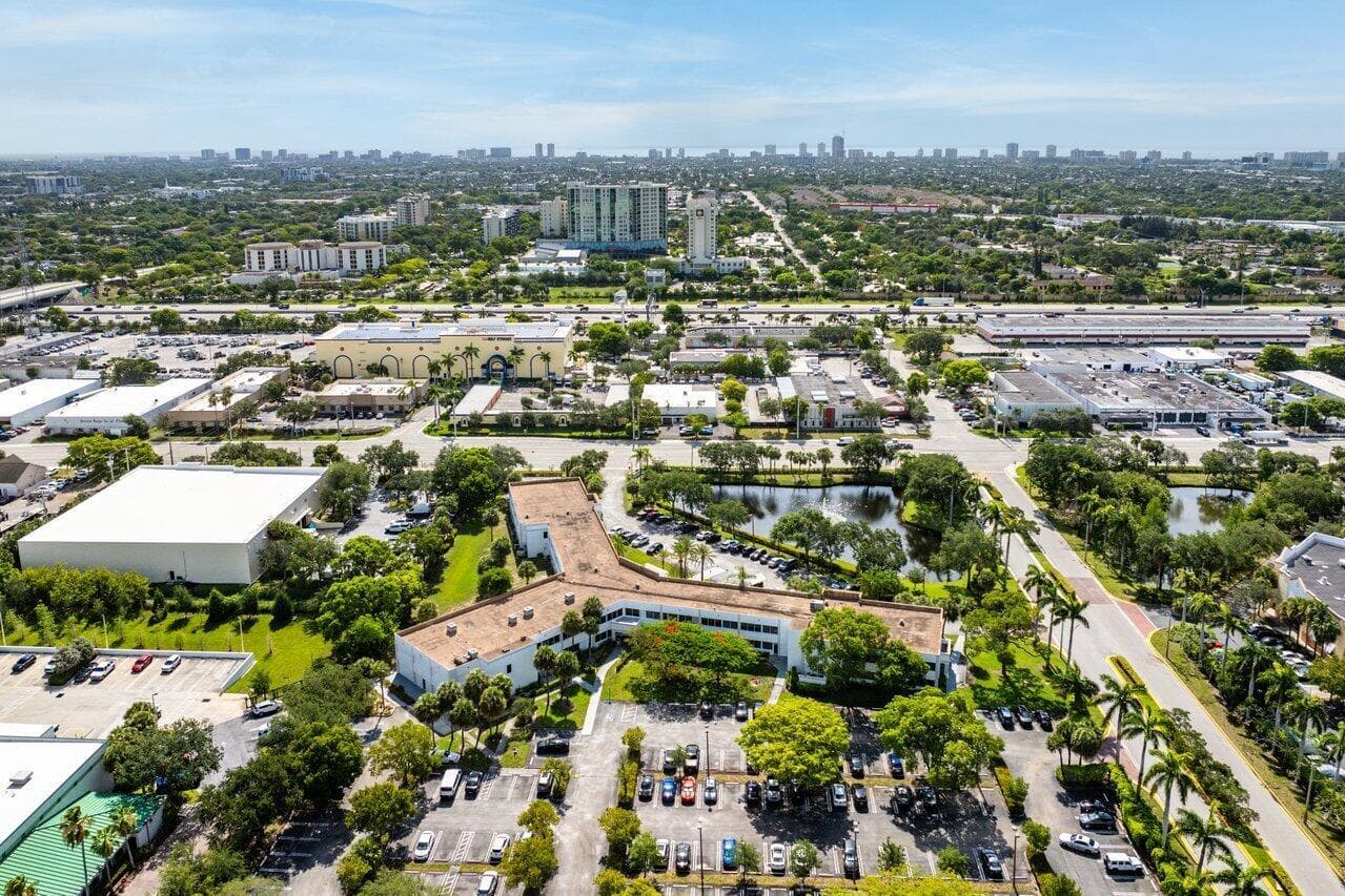 023-555Southwest12thAvenue-PompanoBeach-