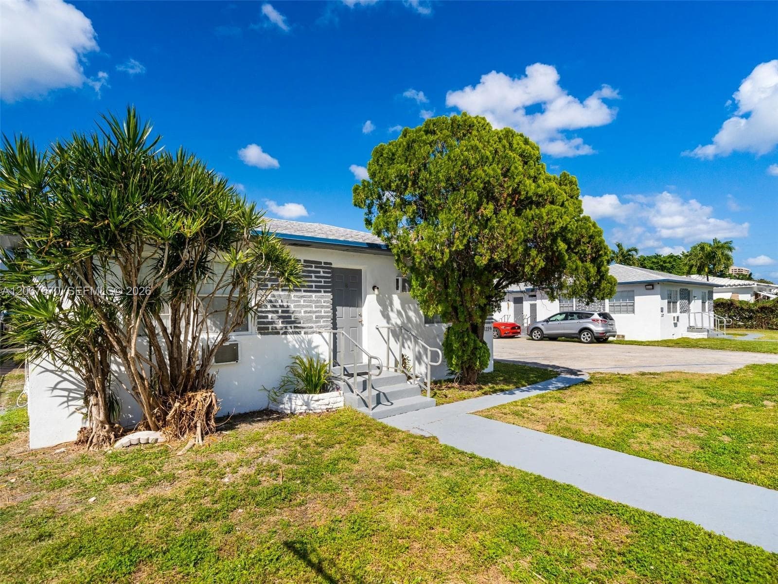 1239 NE 110th St, Miami FL 33161
