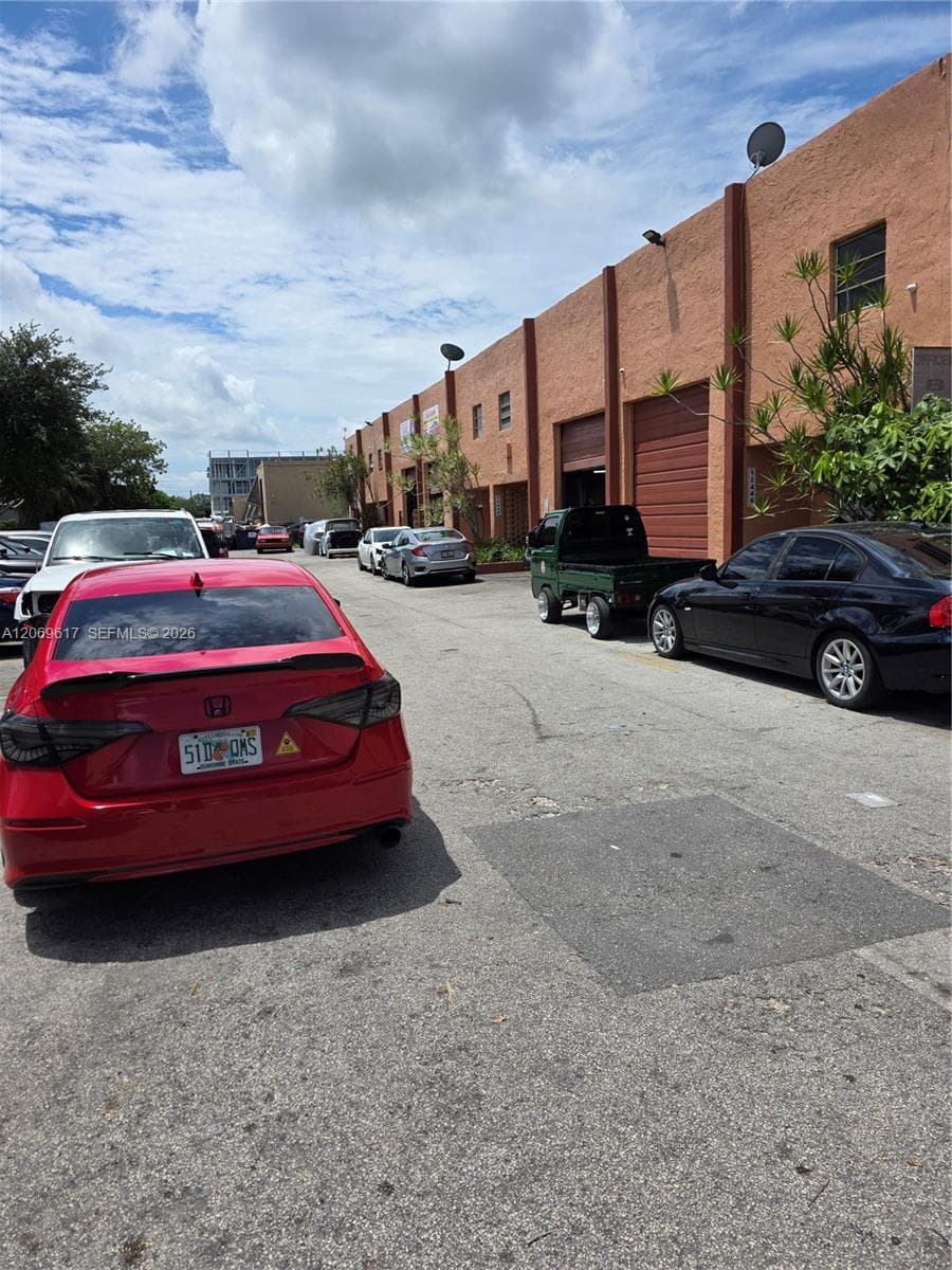 Miami, FL, 33186