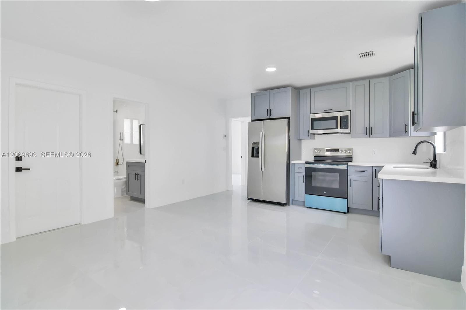 Miami, FL, 33135