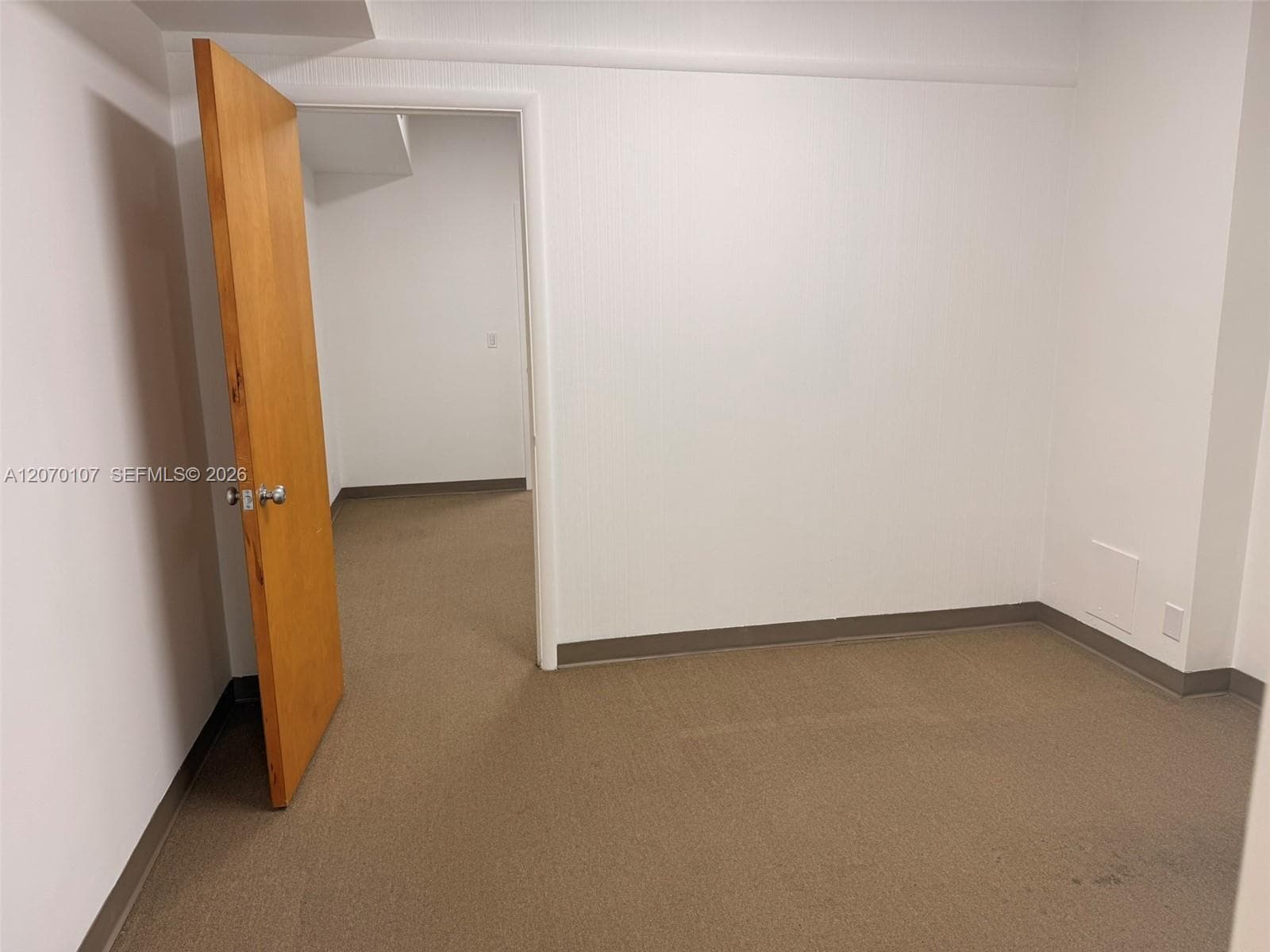 299 Alhambra Cir # 307, Coral Gables FL 33134