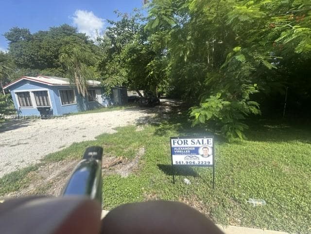 12040 W Dixie Hwy, North Miami FL 33161