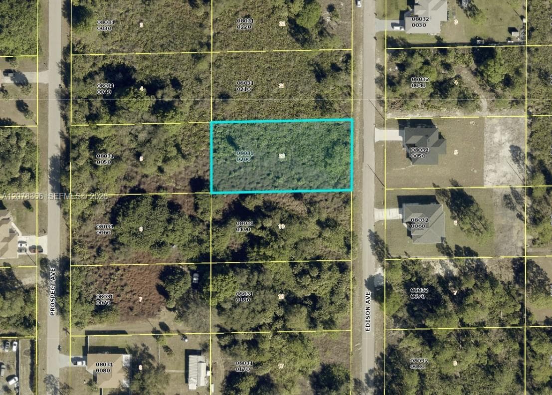 1415 Edison Ave, Lehigh Acres FL 33972