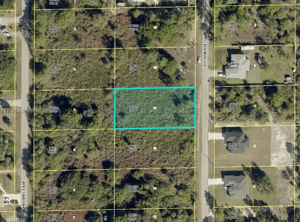 1417 Edison Ave, Lehigh Acres FL 33972