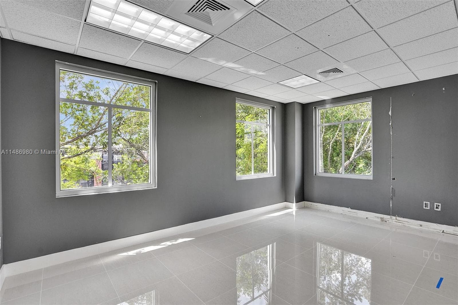 15620 SW 29th St, Miramar FL 33027