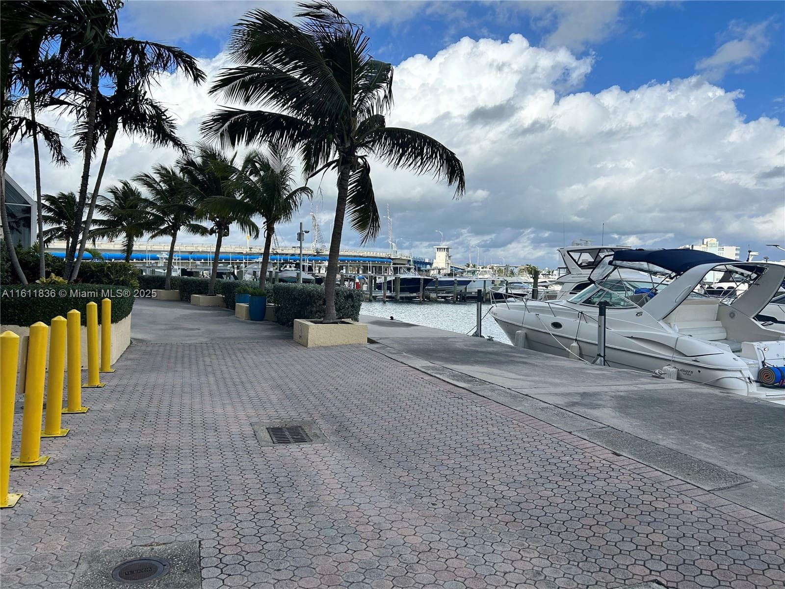 7601 E Treasure Dr, North Bay Village FL 33141
