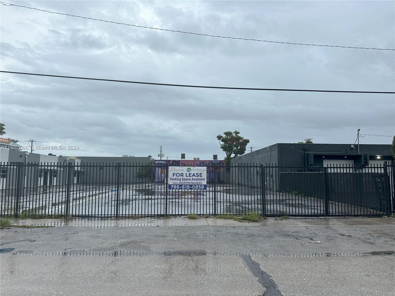 1740 NW 22nd St, Miami FL 33142