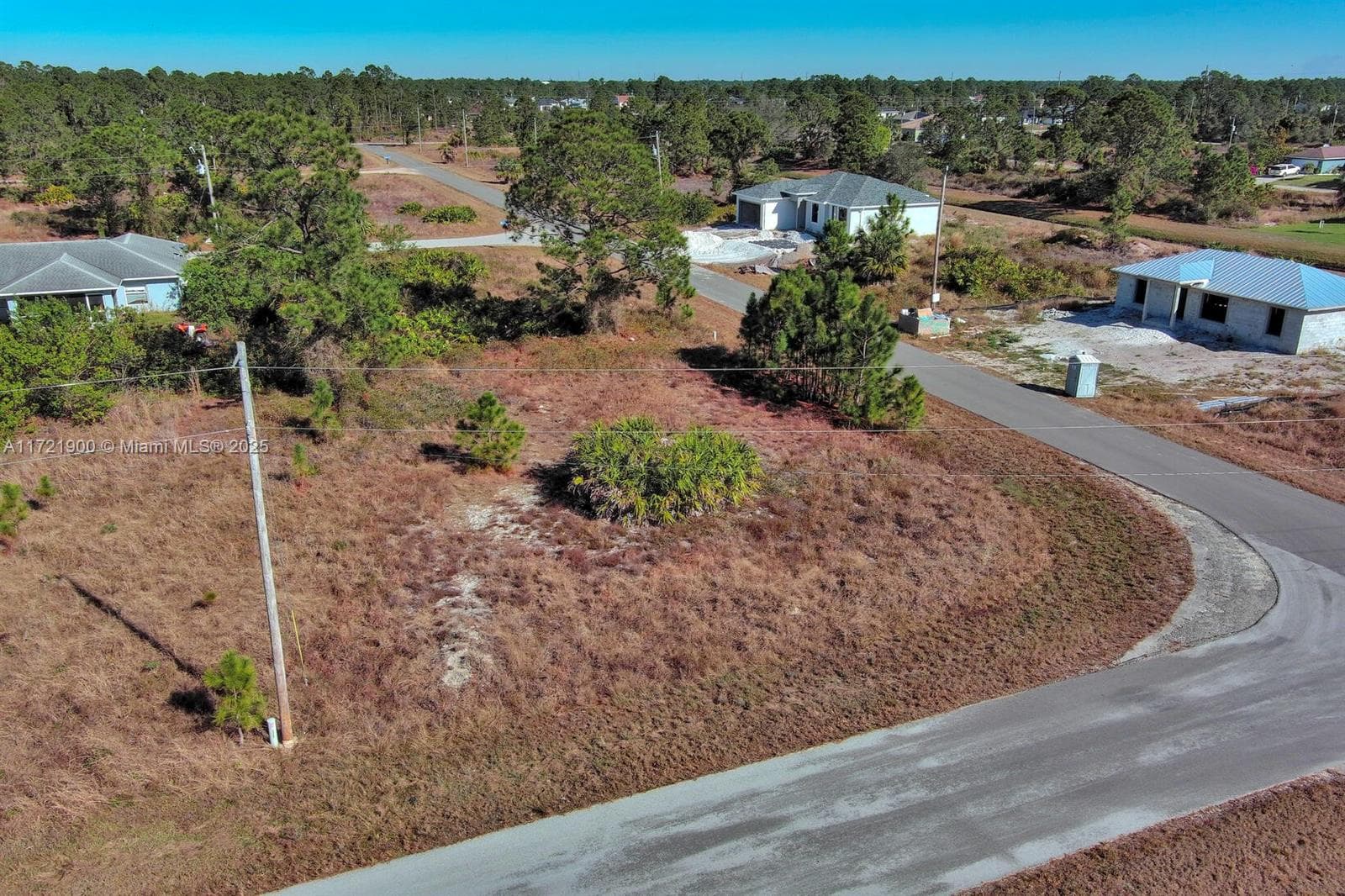 733 Bumby St E, Lehigh Acres FL 33974