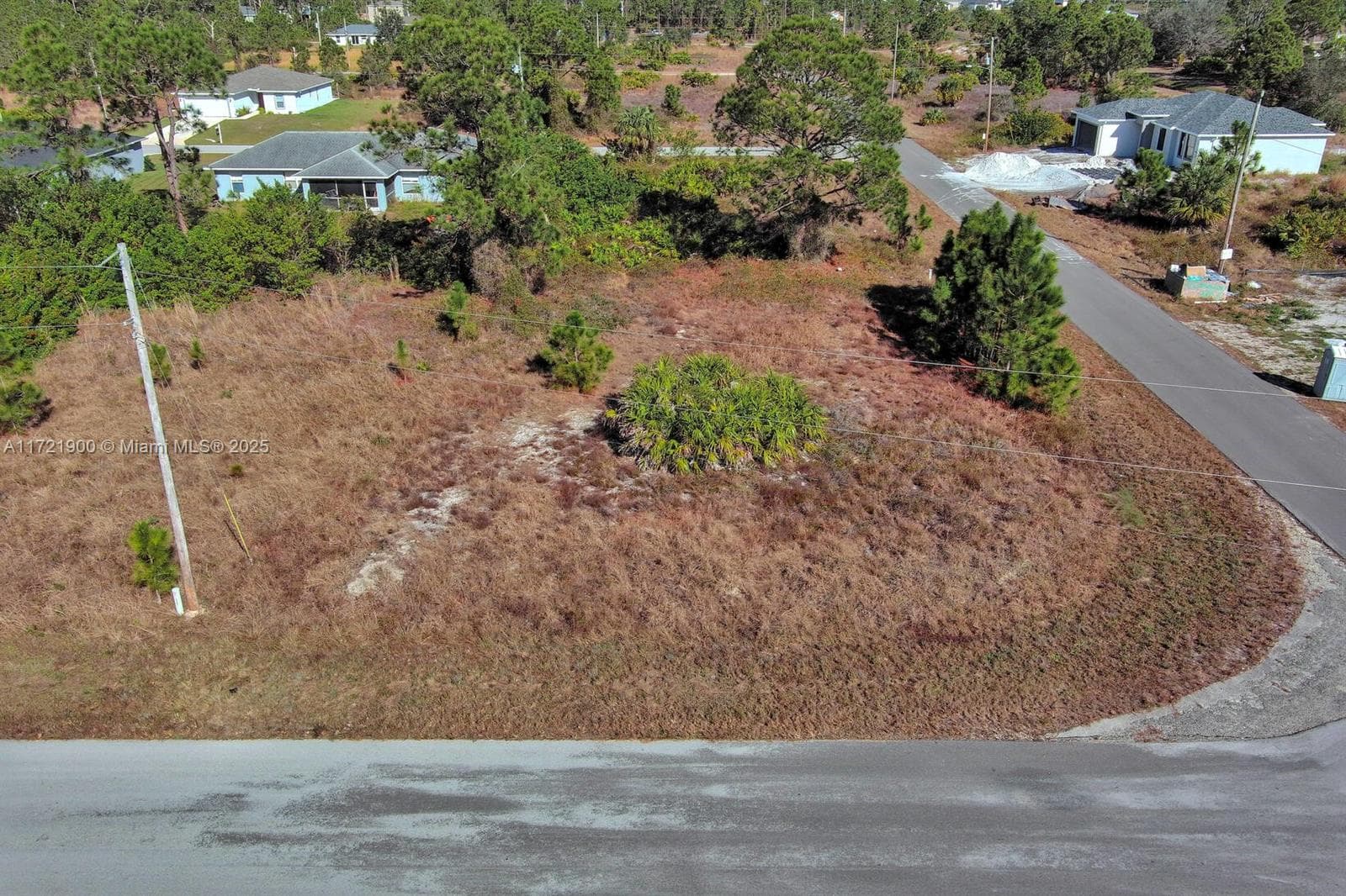 733 Bumby St E, Lehigh Acres FL 33974