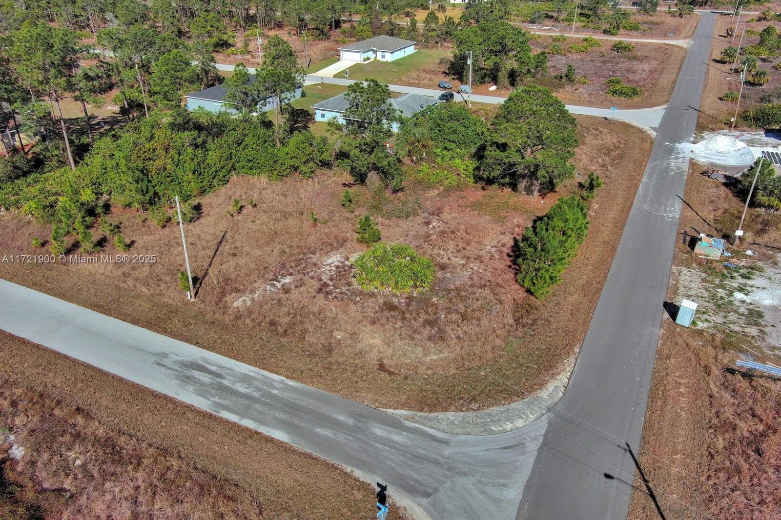 733 Bumby St E, Lehigh Acres FL 33974