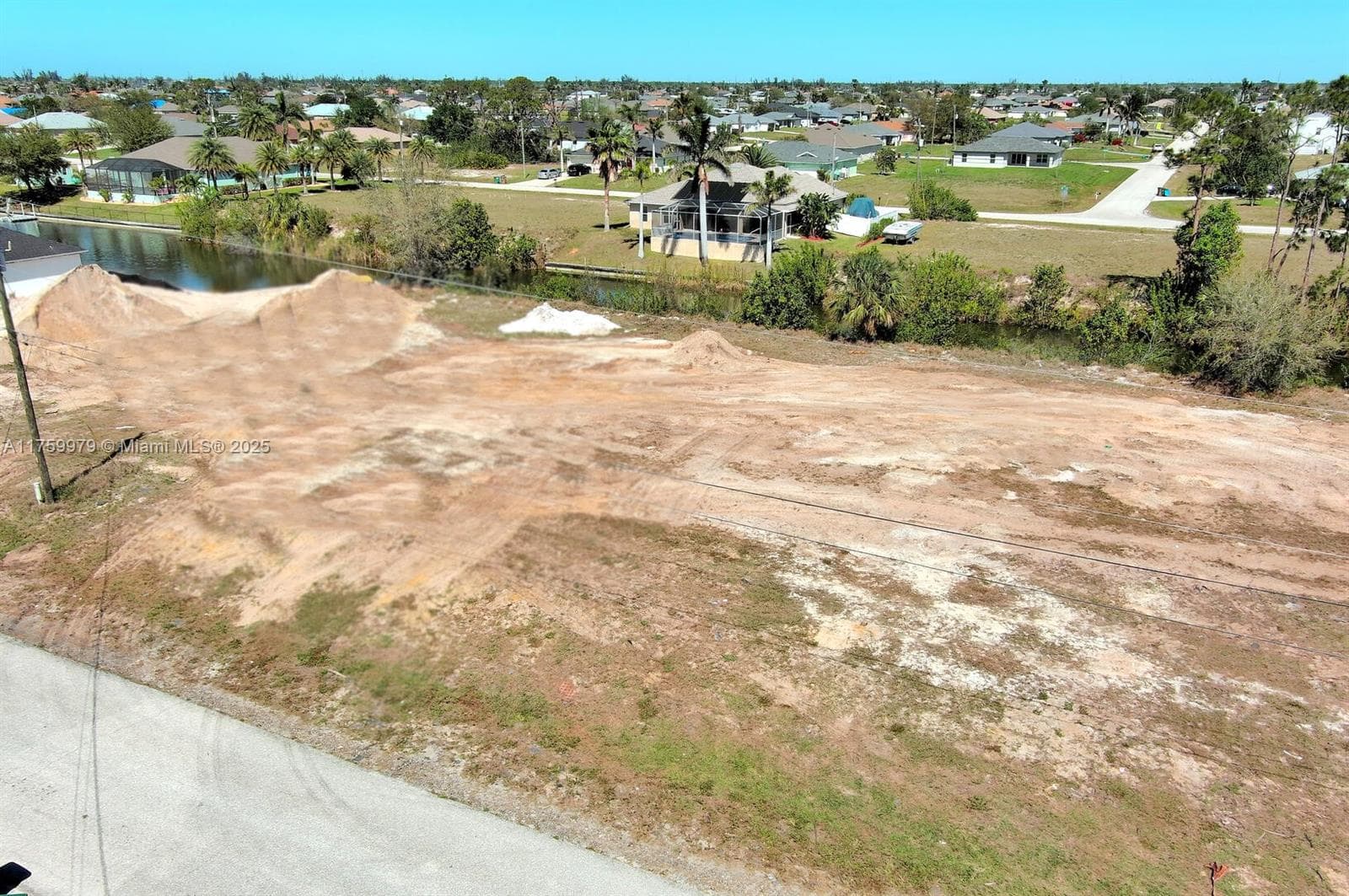 1611 NW 2nd St, Cape Coral FL 33993
