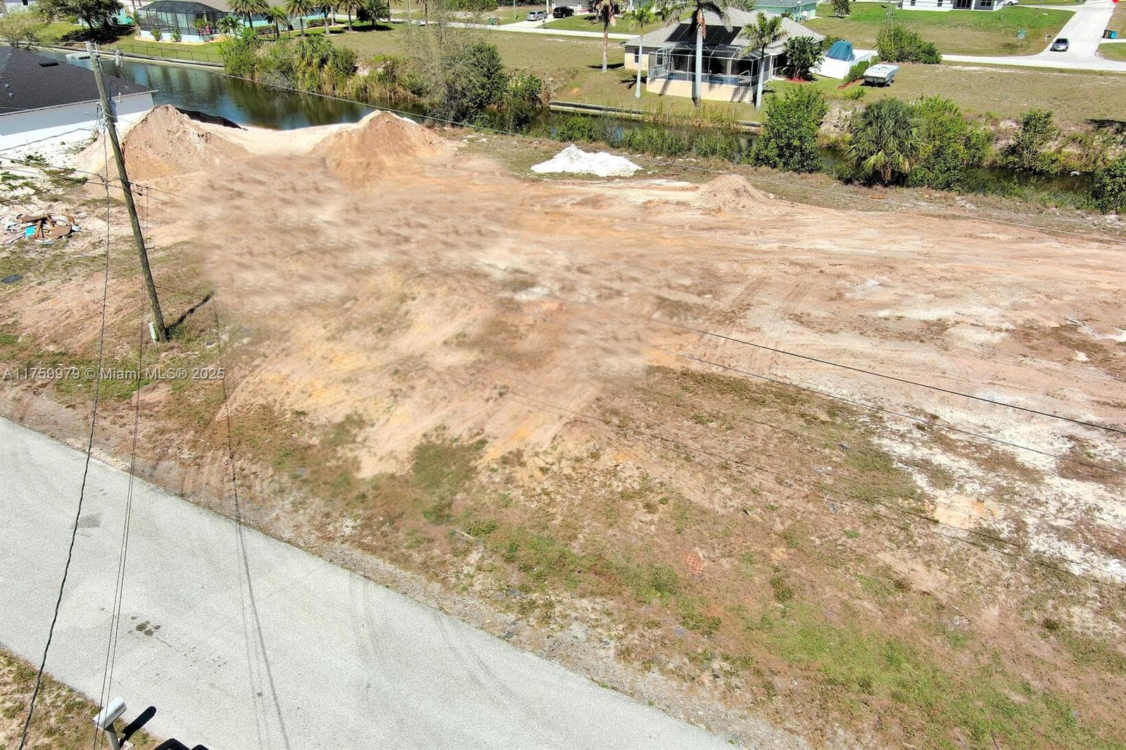 1611 NW 2nd St, Cape Coral FL 33993