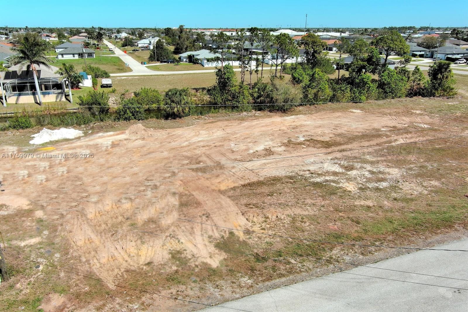 1611 NW 2nd St, Cape Coral FL 33993