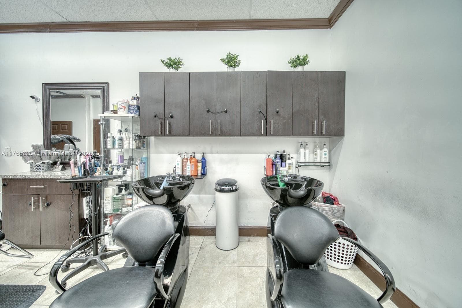 Beauty Salon For Sale On 8th St, Miami FL 33184