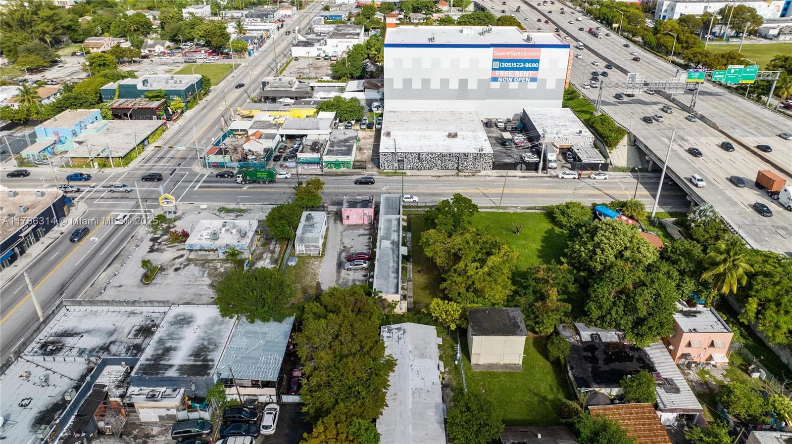 660,662,664 NW 29th St, Miami FL 33127