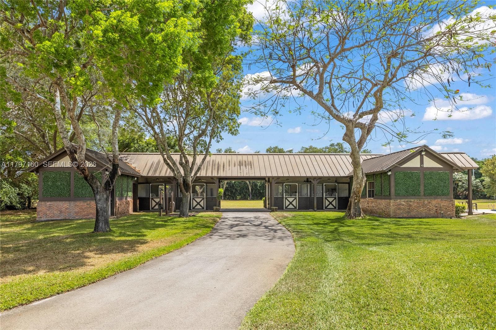 8700 Surrey Ln, Boca Raton FL 33496