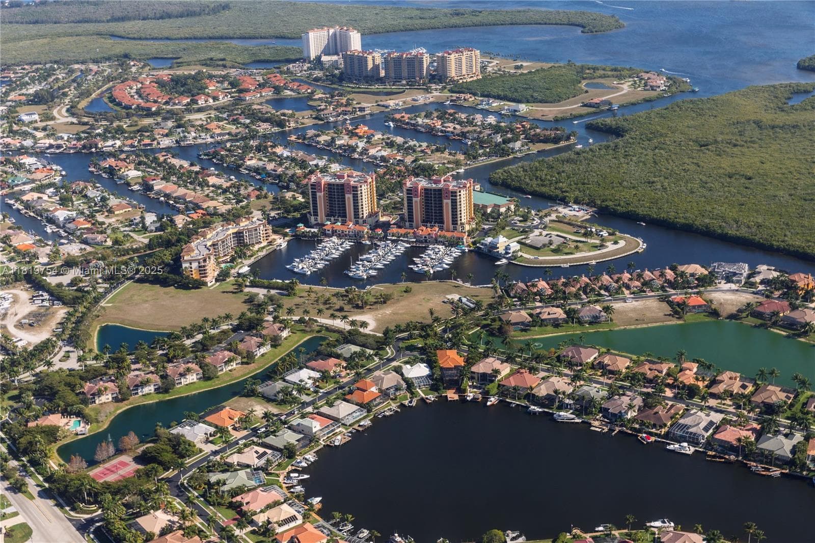2118 NE 26th St, Cape Coral FL 33909