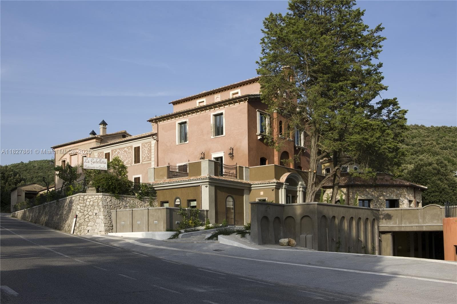 HOTEL FOR SALE UMBRIA ITALY, 0