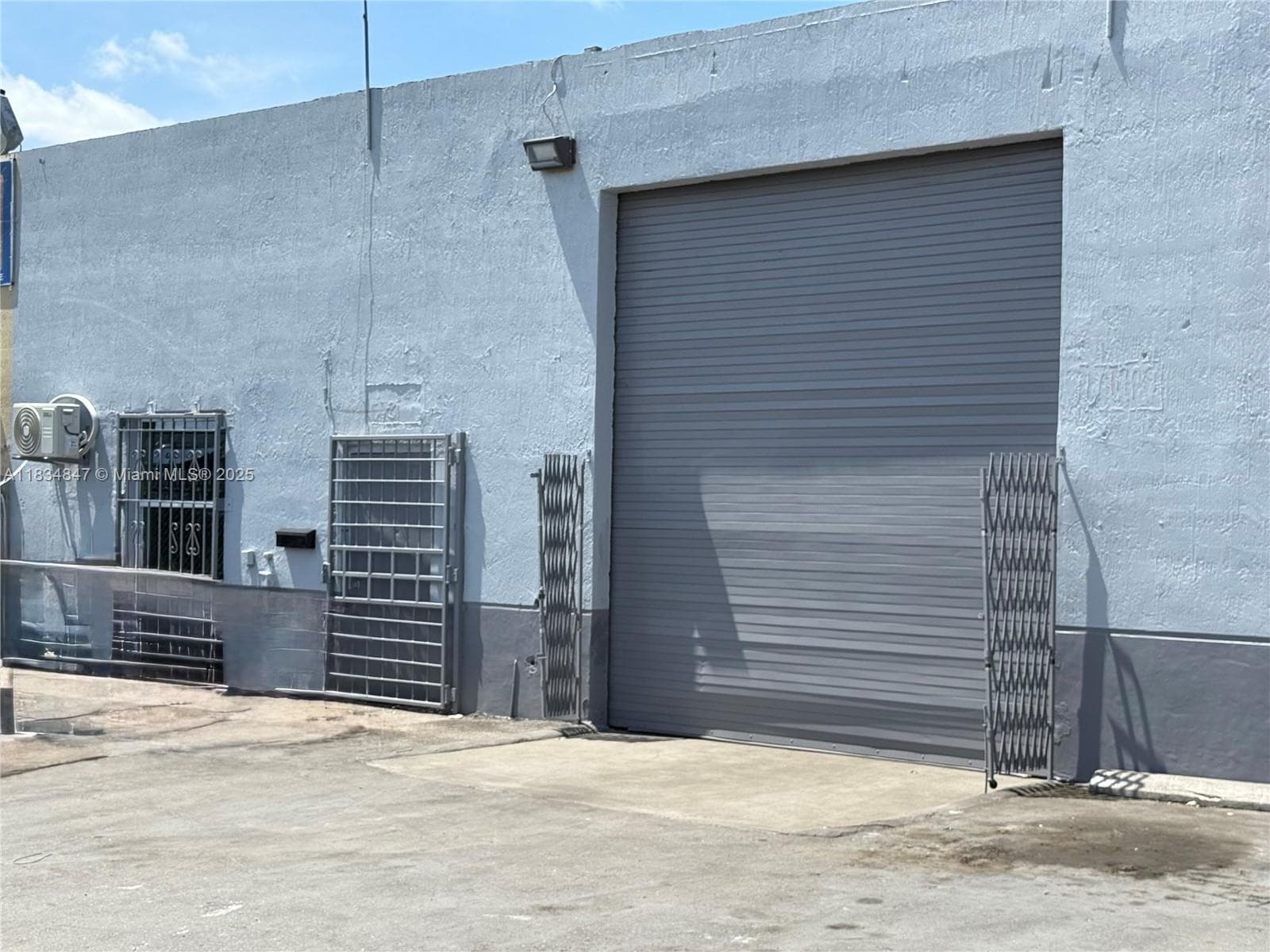 3771 NW 51st St # B, Hialeah FL 33142