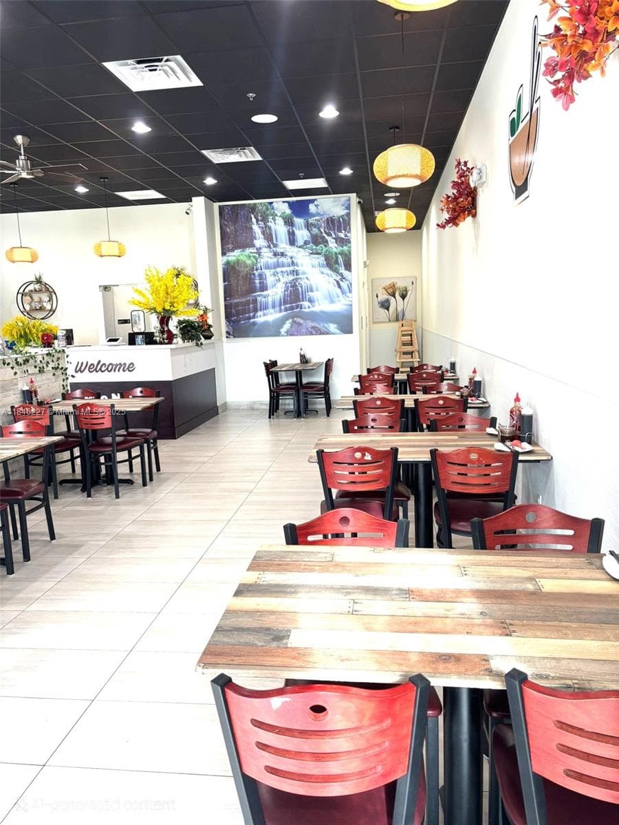 Pembroke Pines, FL, 33027