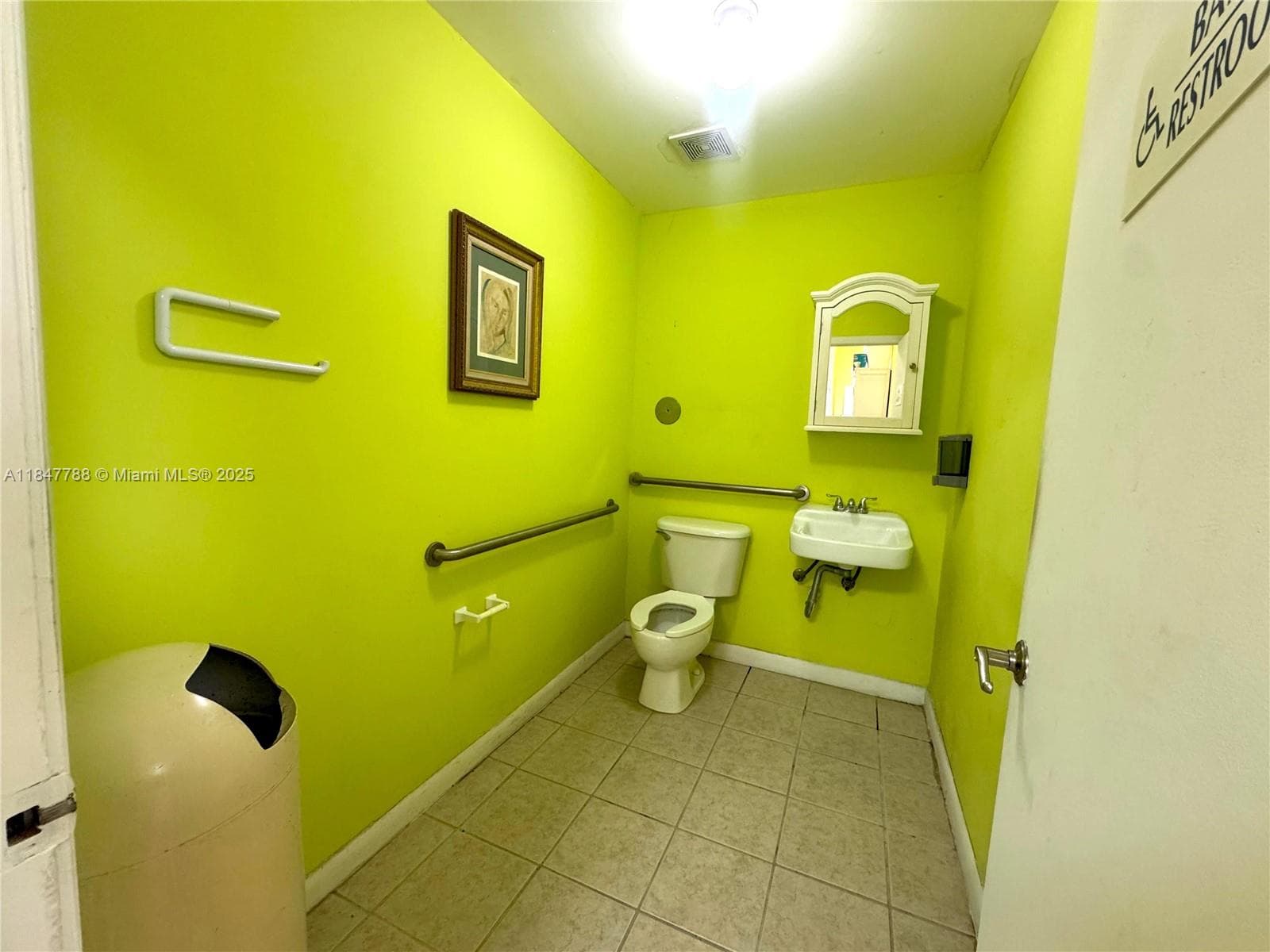 1058 SW 1st St, Miami FL 33130